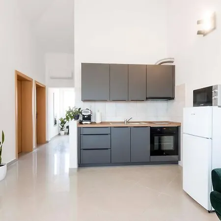 Cozy Apartment With Private Parking Medulin Exteriér fotografie