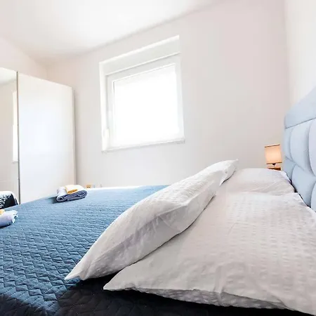 Cozy Apartment With Private Parking Medulin Exteriér fotografie