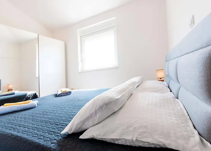 Cozy Apartment With Private Parking Medulin